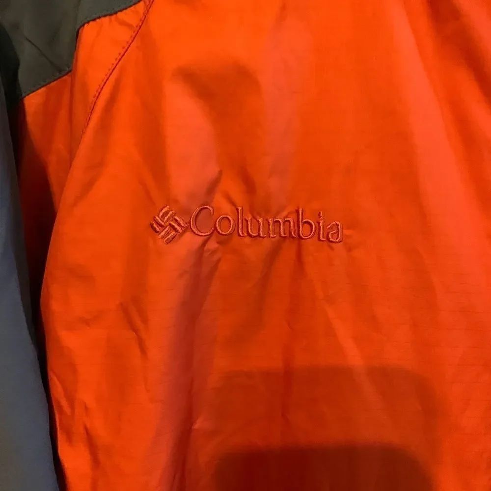 Columbia Wind Breaker  - Picture 2 of 8